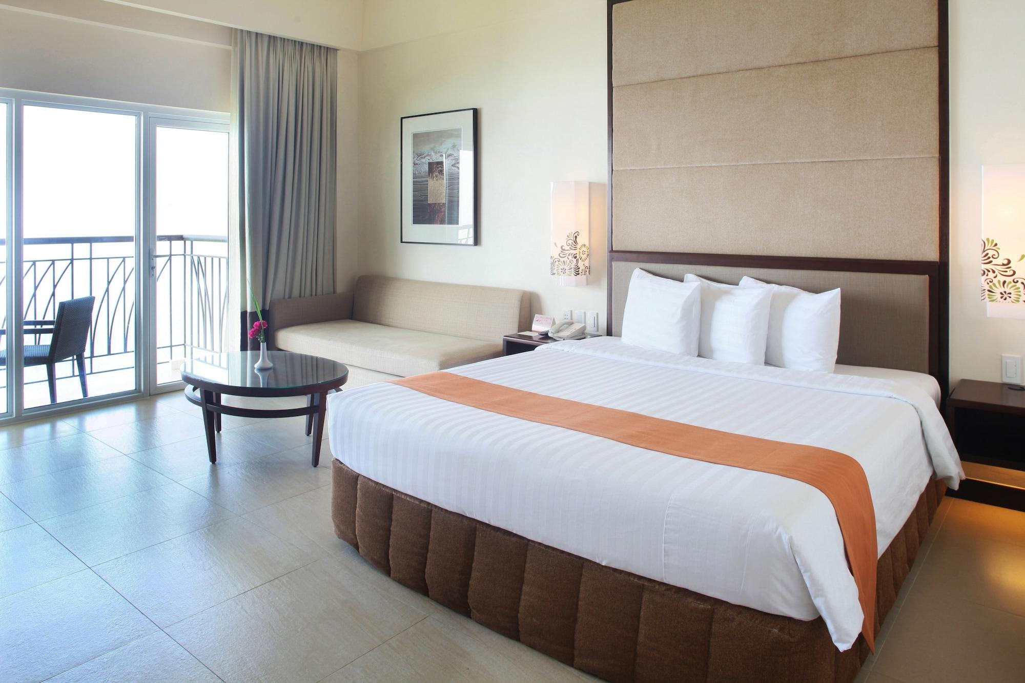 Taal Vista Hotel Тагайтай Экстерьер фото
