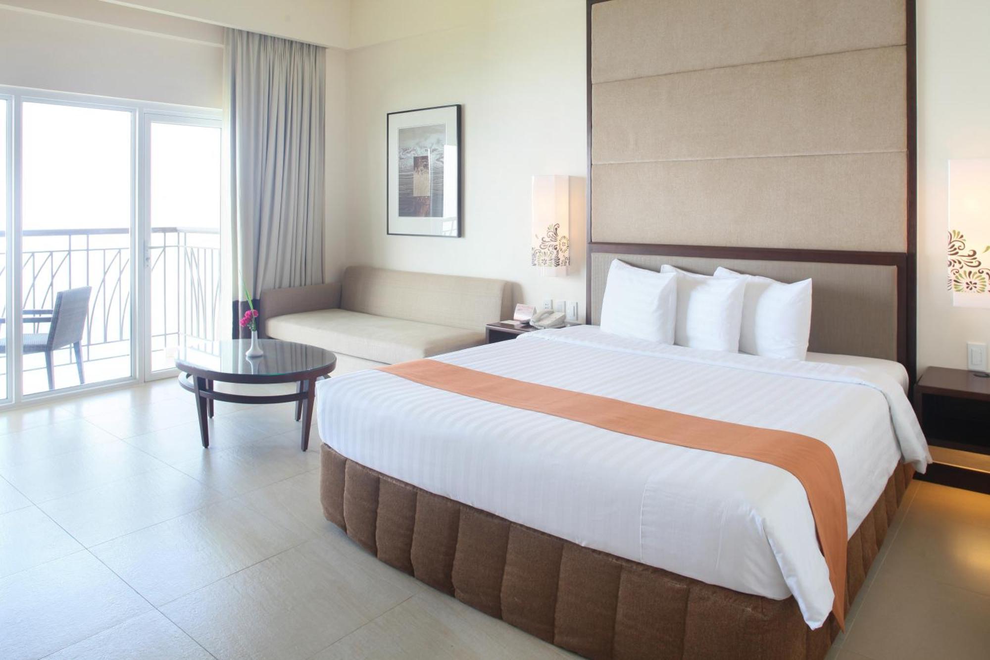 Taal Vista Hotel Тагайтай Экстерьер фото Deluxe Ocean View Room