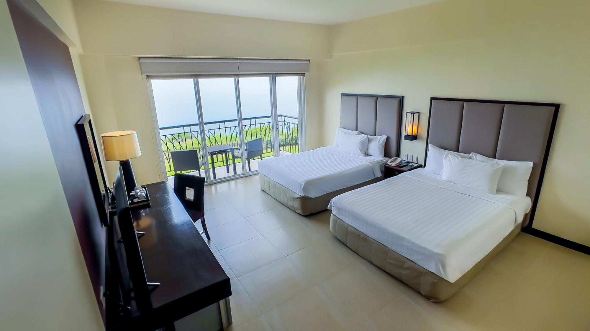 Taal Vista Hotel Тагайтай Экстерьер фото A room at the hotel